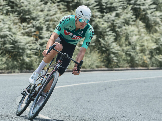 Fotografía deportiva de ciclismo en carretera