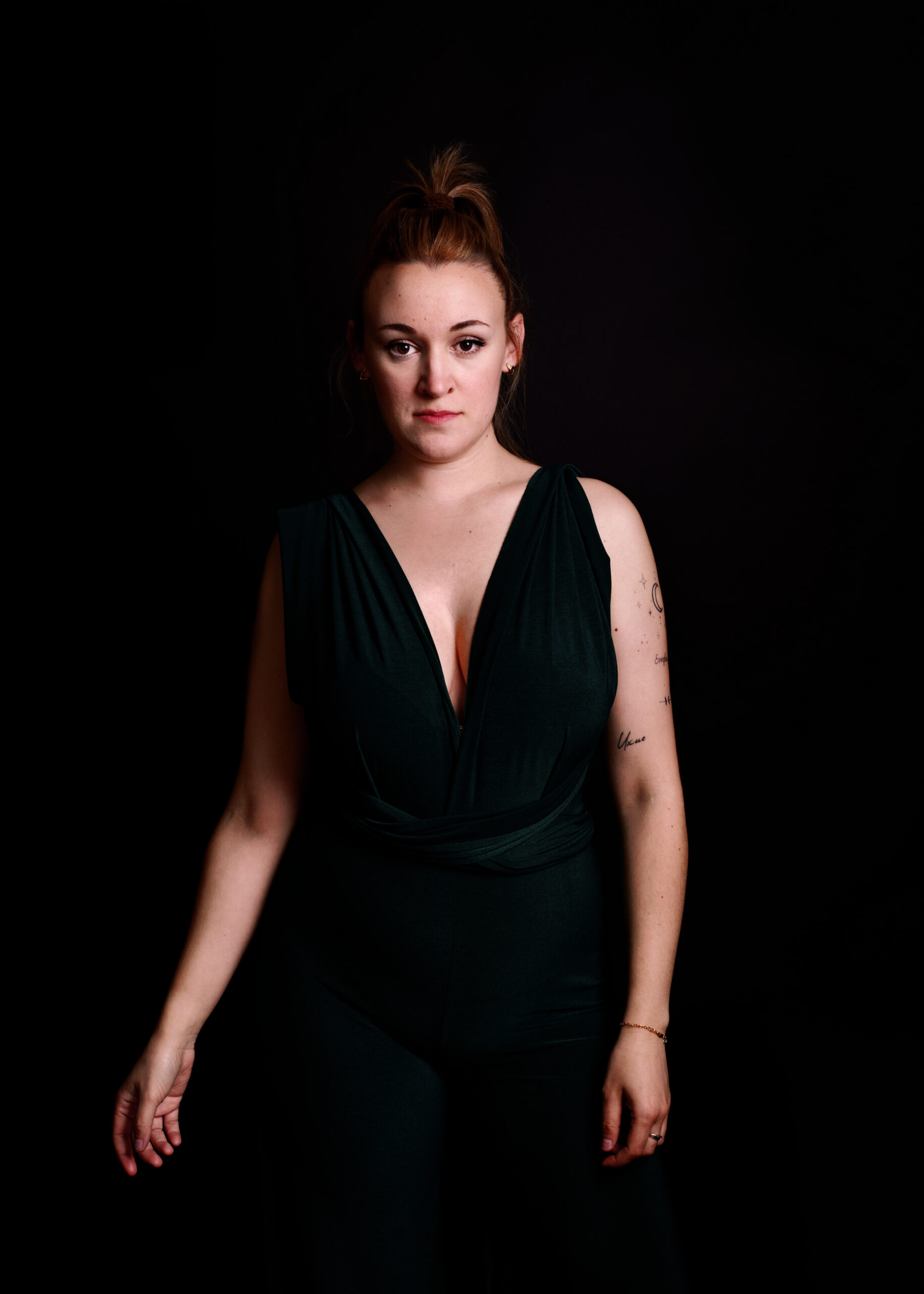 Sesión de fotografo profesional byMae en estudio
