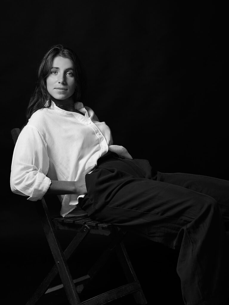Fotografía de sesión de retrato en estudio de byMae