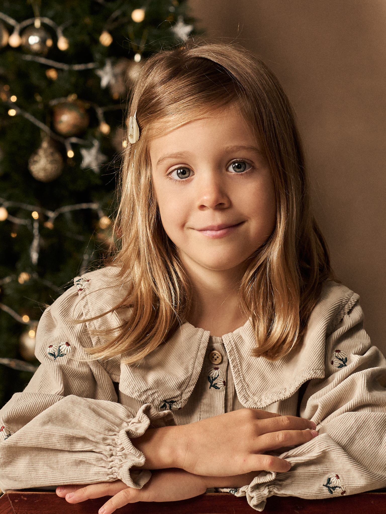 Sesión de fotógrafo infantil en estudio. Bymae